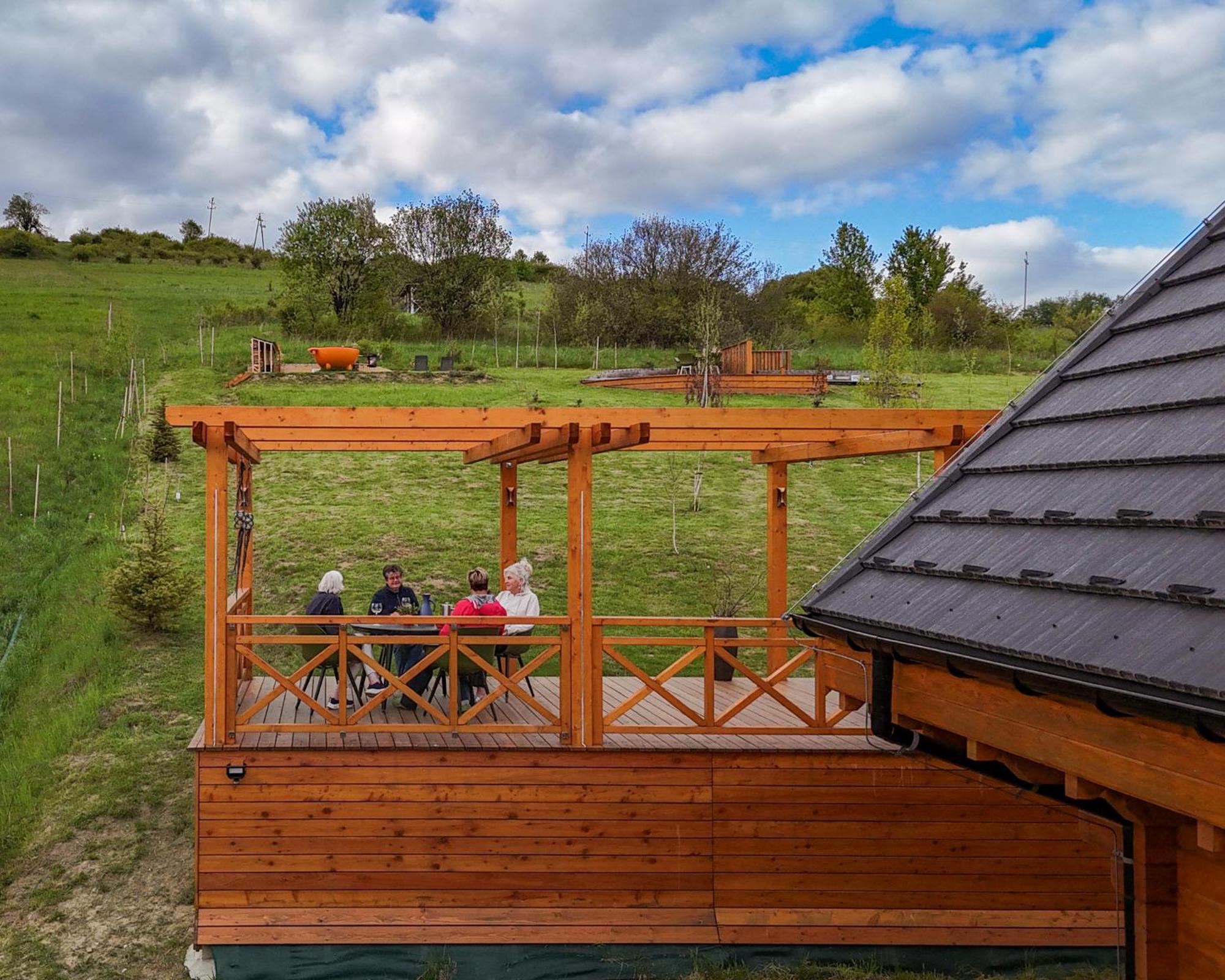 Houten Vakantiewoning "Reisnaarpolen" Royaal Ontbijt, Sauna En Hottub Czarna Góra Esterno foto